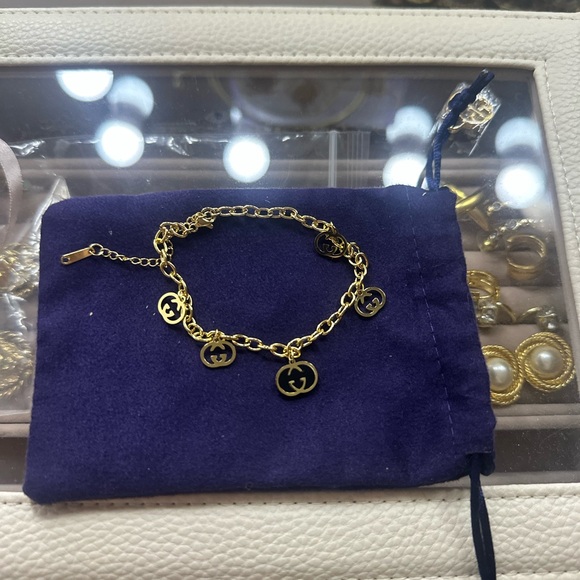 Gucci repurposed Charm Bracelet - Picture 3 of 6